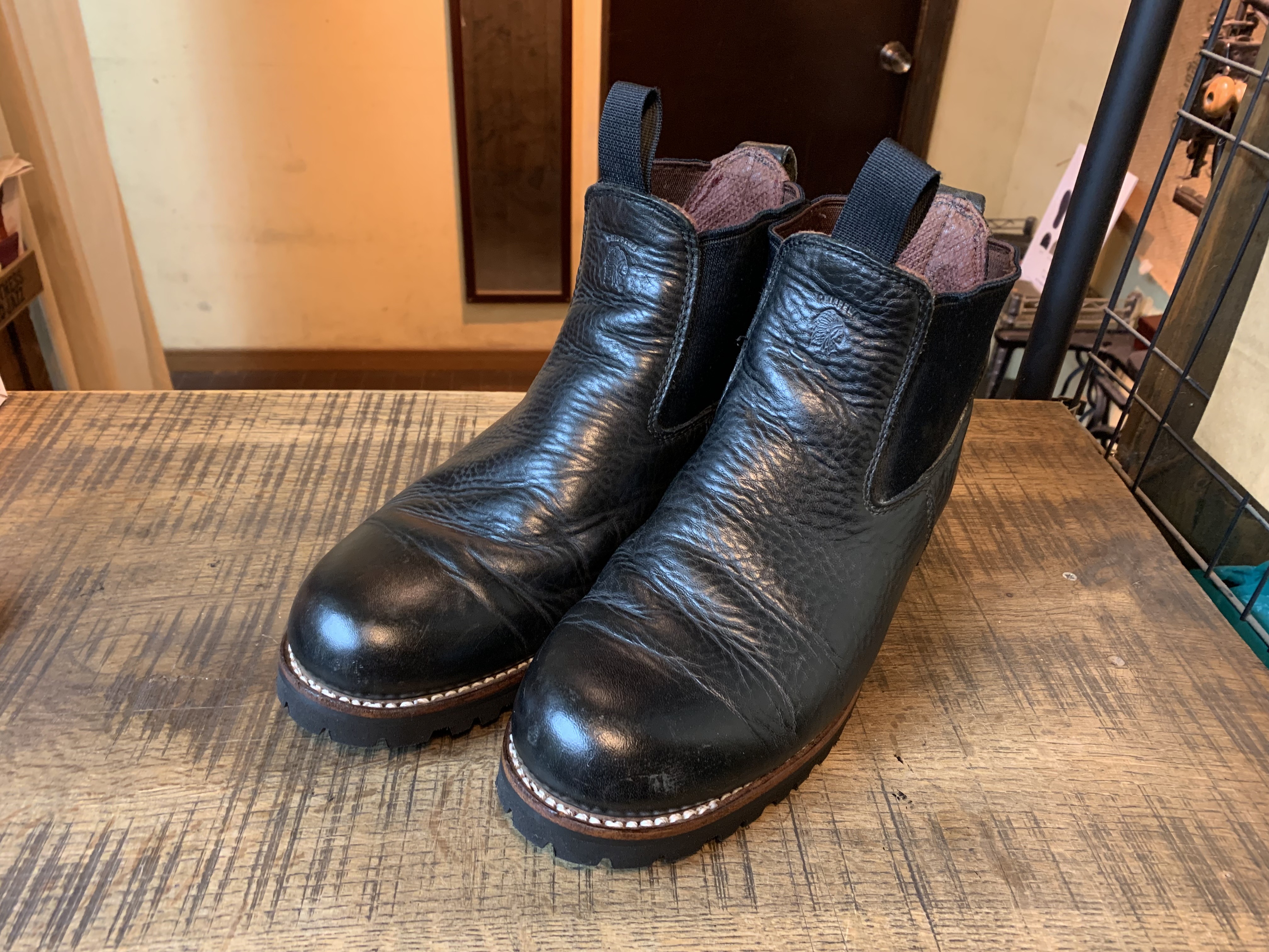 Chippewa(チペワ) サイドゴアブーツ vibram#8303 ソール交換: ソール