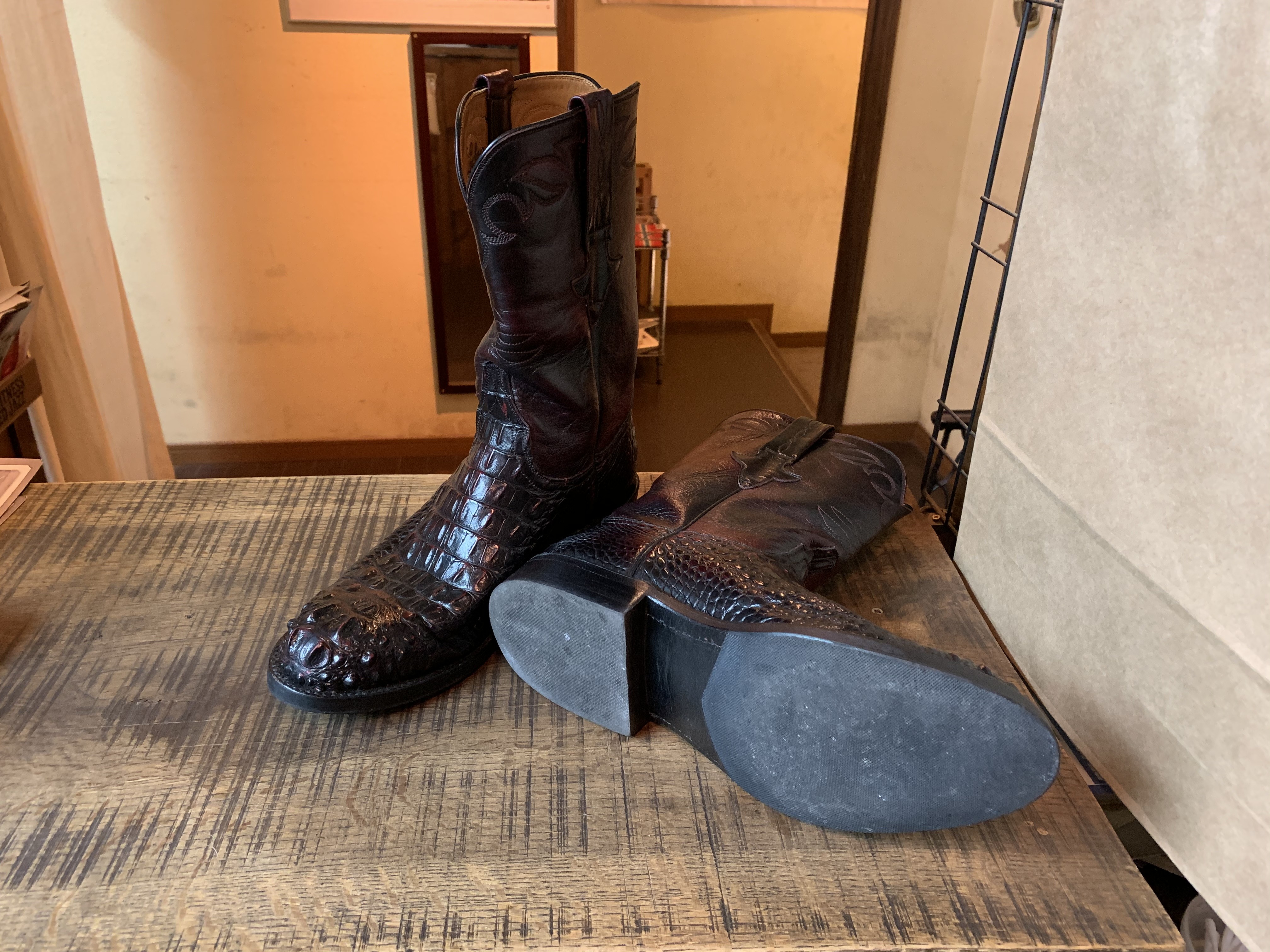 Lucchese(ルケーシー) ブラックチェリー ローパーブーツ クレープ