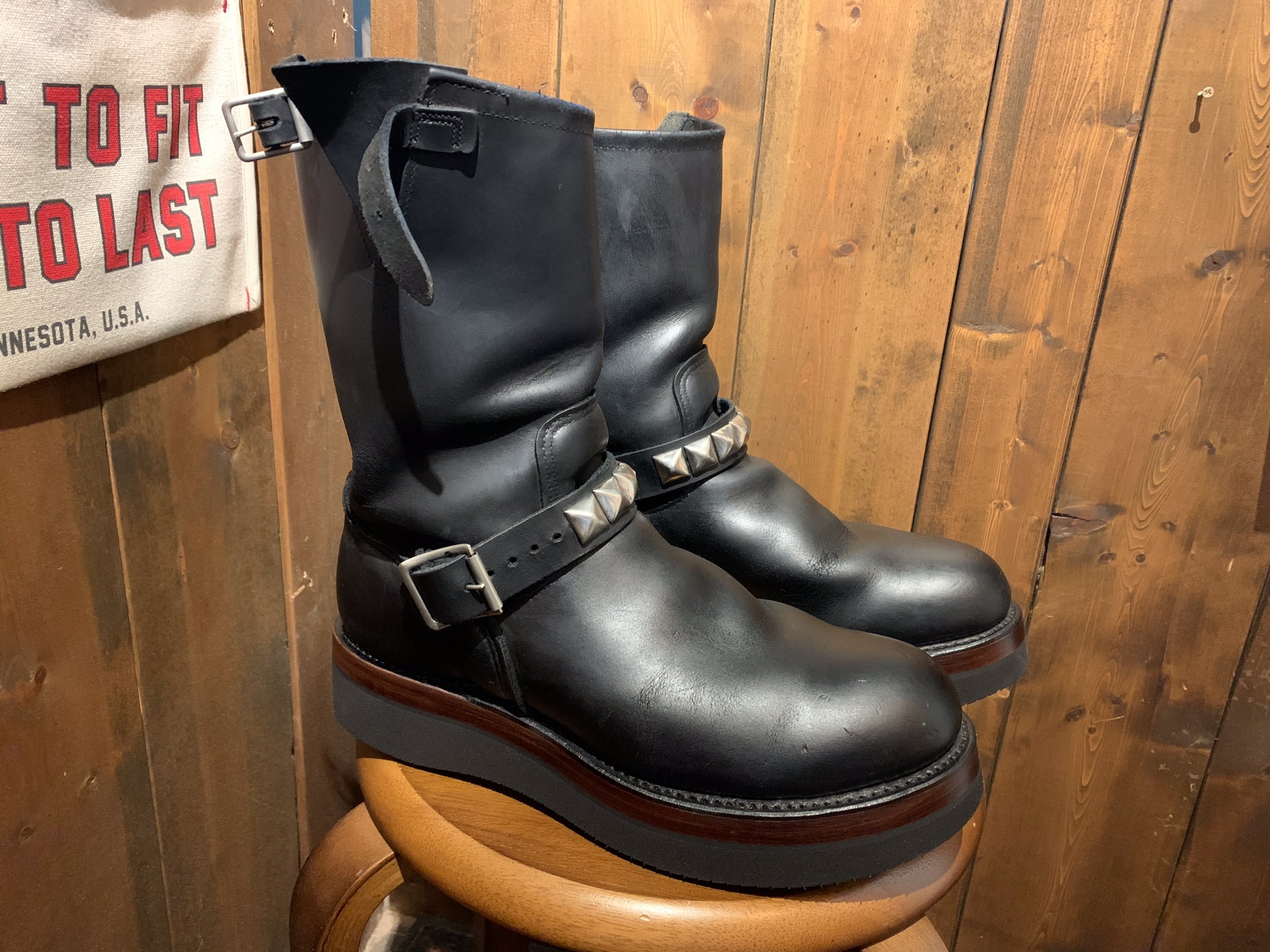 REDWING(レッドウイング) エンジニアブーツ ダブルレザーミッド vibram#2021ソールカスタム: ソールリペア＆カスタム RED  CLOUD