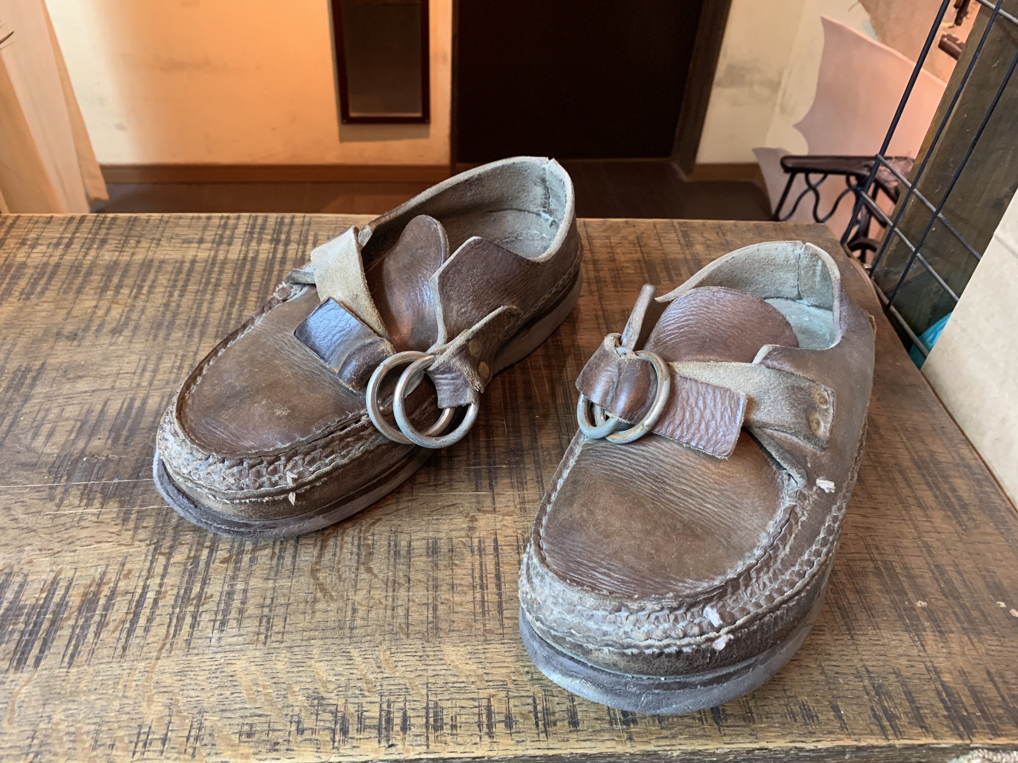 ARROW MOCCASIN (アローモカシン) ステッチほつれ修理 vibram