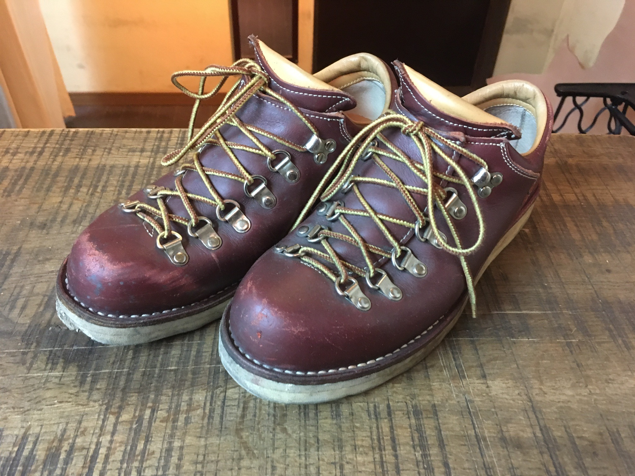 Danner(ダナー) マウンテンリッジ ロー vibram#4014ソール交換: ソール