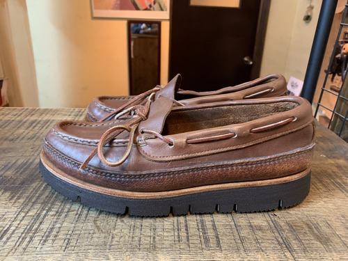 ラッセルモカシン　Vibramソール ベージュ モカシン・デッキシューズ ラッセルモカシン Vibramソール ベージュ モカシン・デッキ