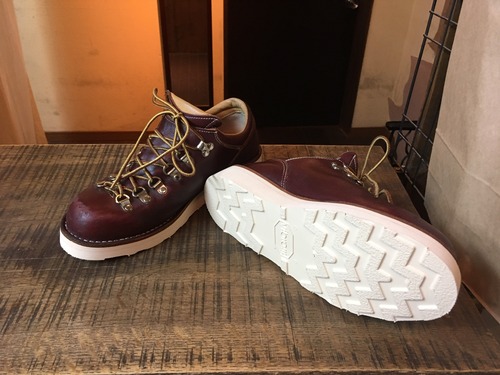 DANNER ダナー　マウンテンリッジ　ロー　レッドウイング　ウエスコ　ホワイツ 私物のDANNER（ダナー）日本製Mountain Ridge Lowをレビュー | AiiRO