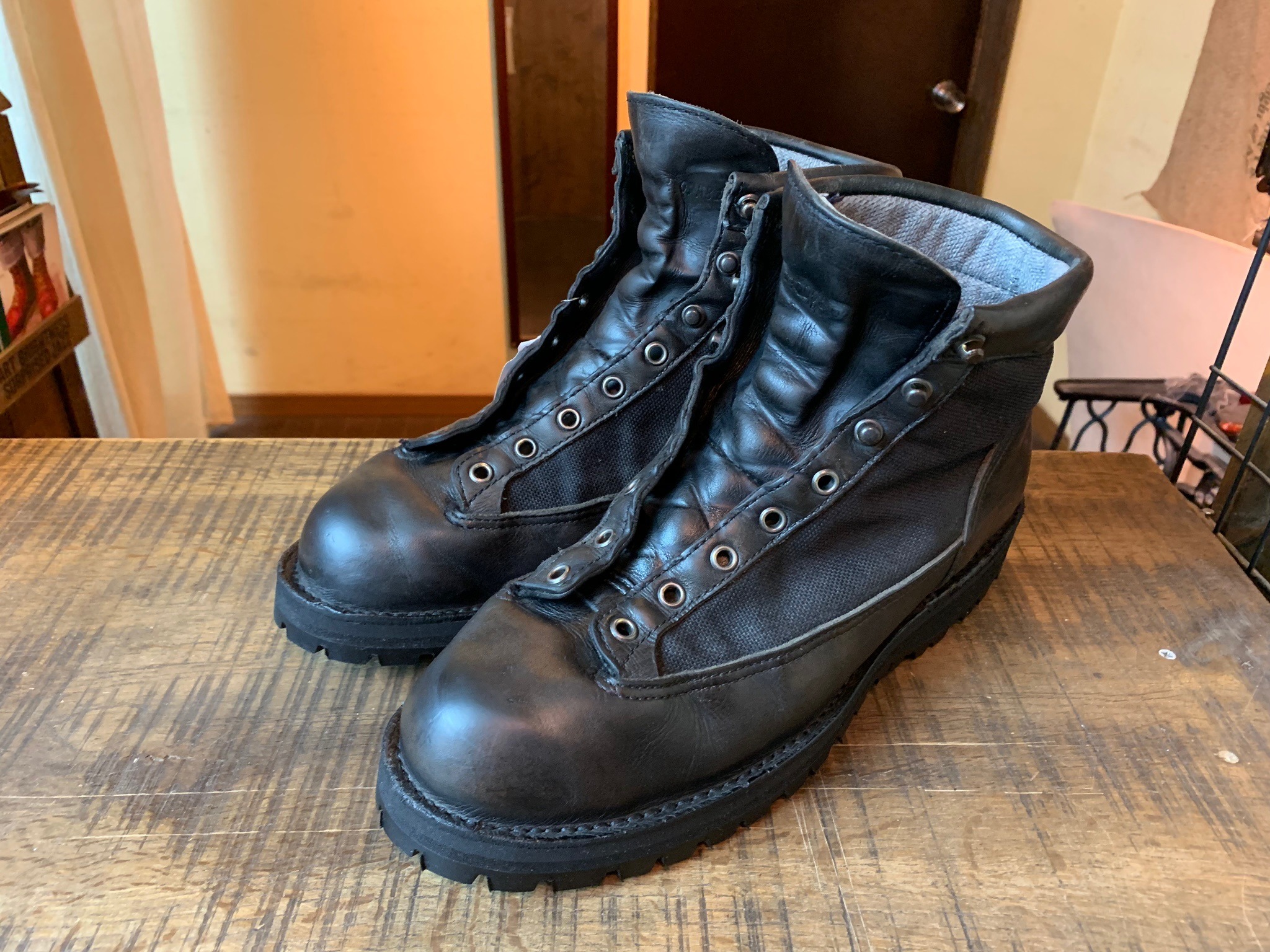 Danner (ダナー) ダナーライト vibram#148ソール交換: ソールリペア＆カスタム RED CLOUD