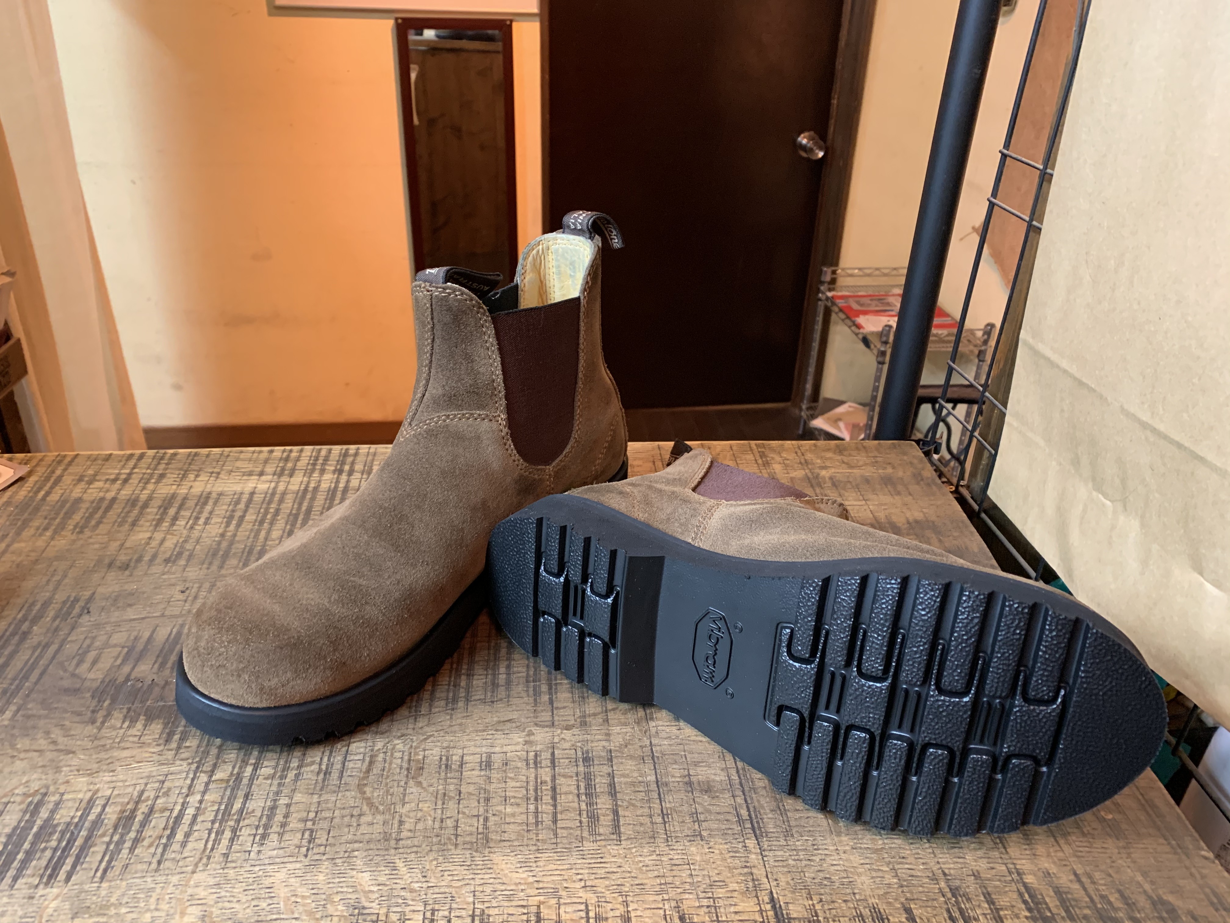 Blundstone (ブランドストーン) スエードサイドゴアブーツ vibram#8370