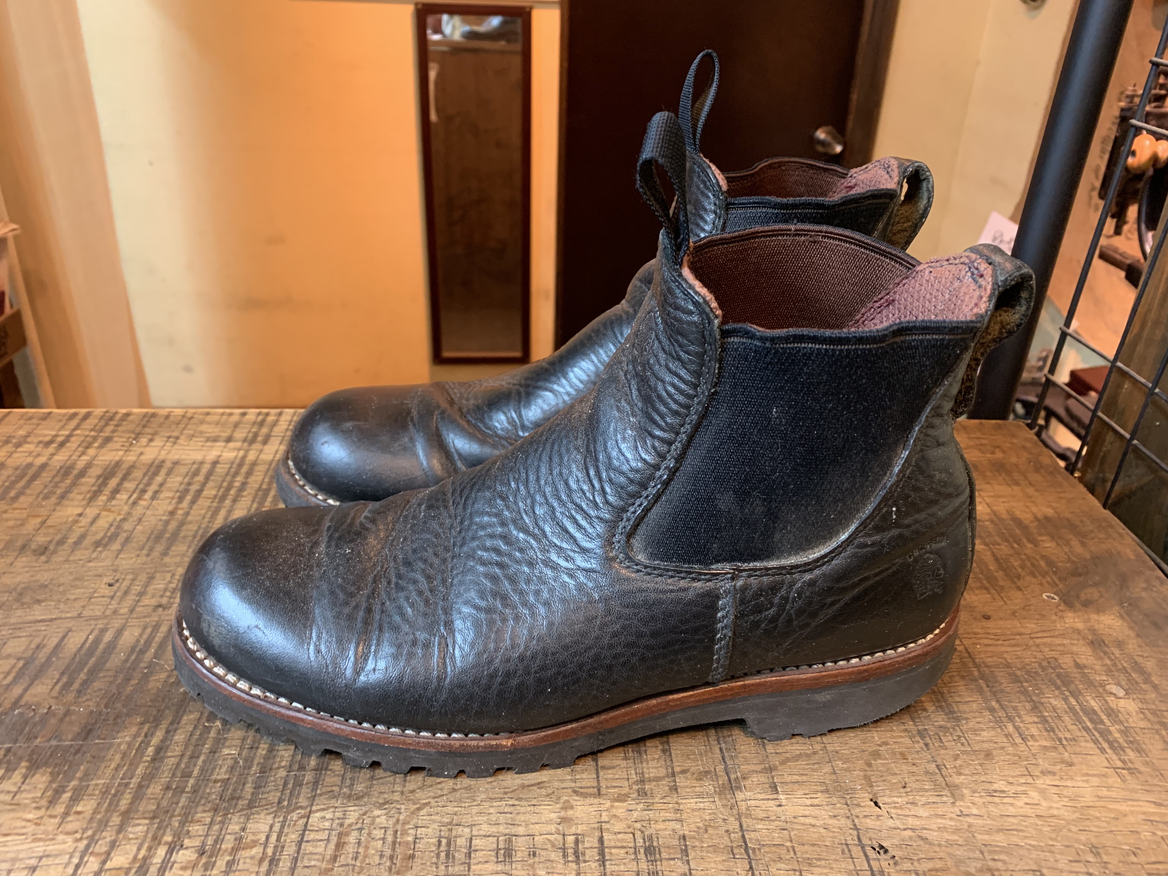 Chippewa(チペワ) サイドゴアブーツ vibram#8303 ソール交換: ソール