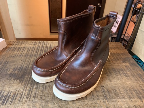 ラッセルモカシン ノックアバウト レザーミッドソール vibram