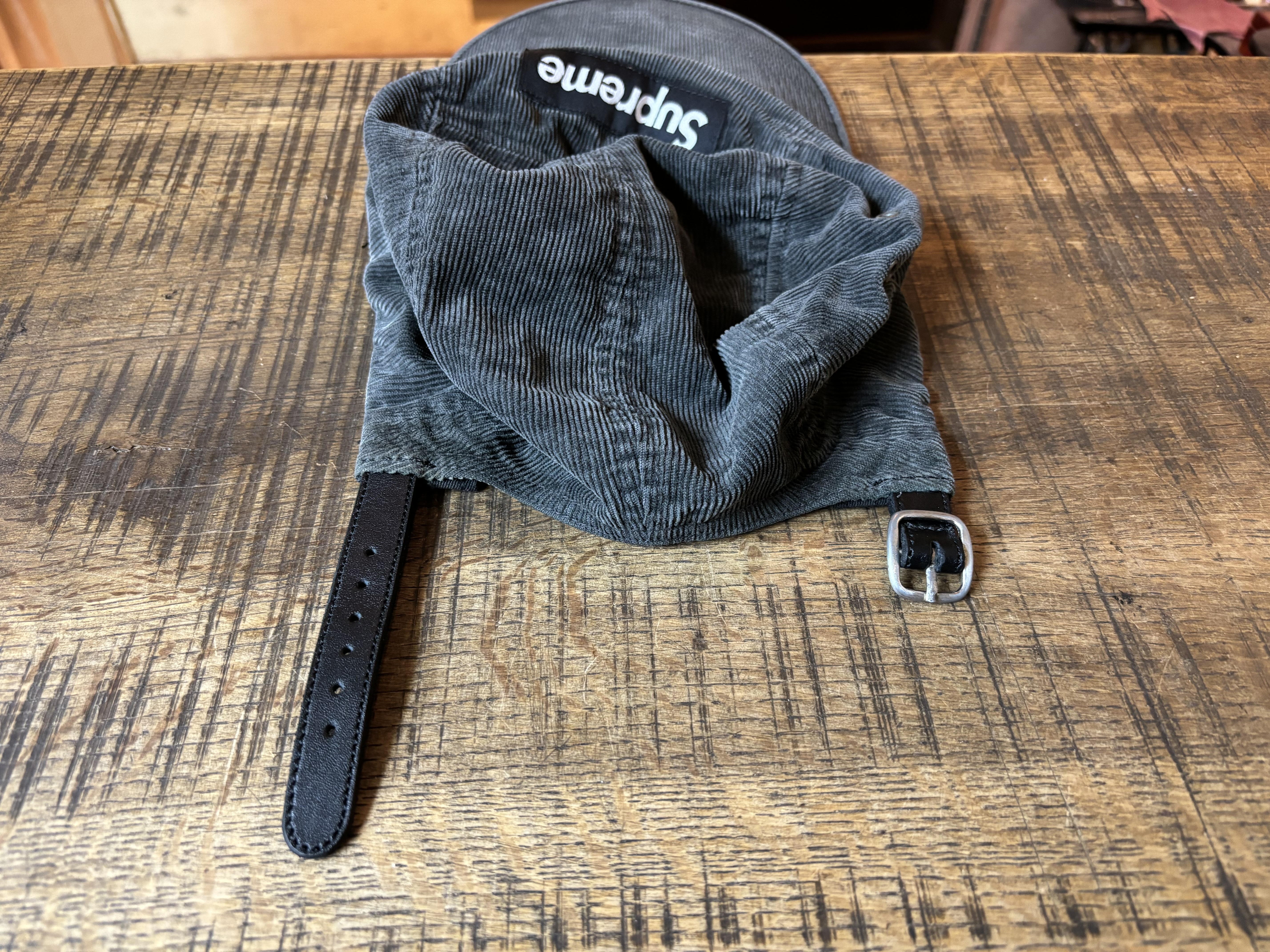 Supreme (シュプリーム) キャップ レザーアジャスターベルト交換