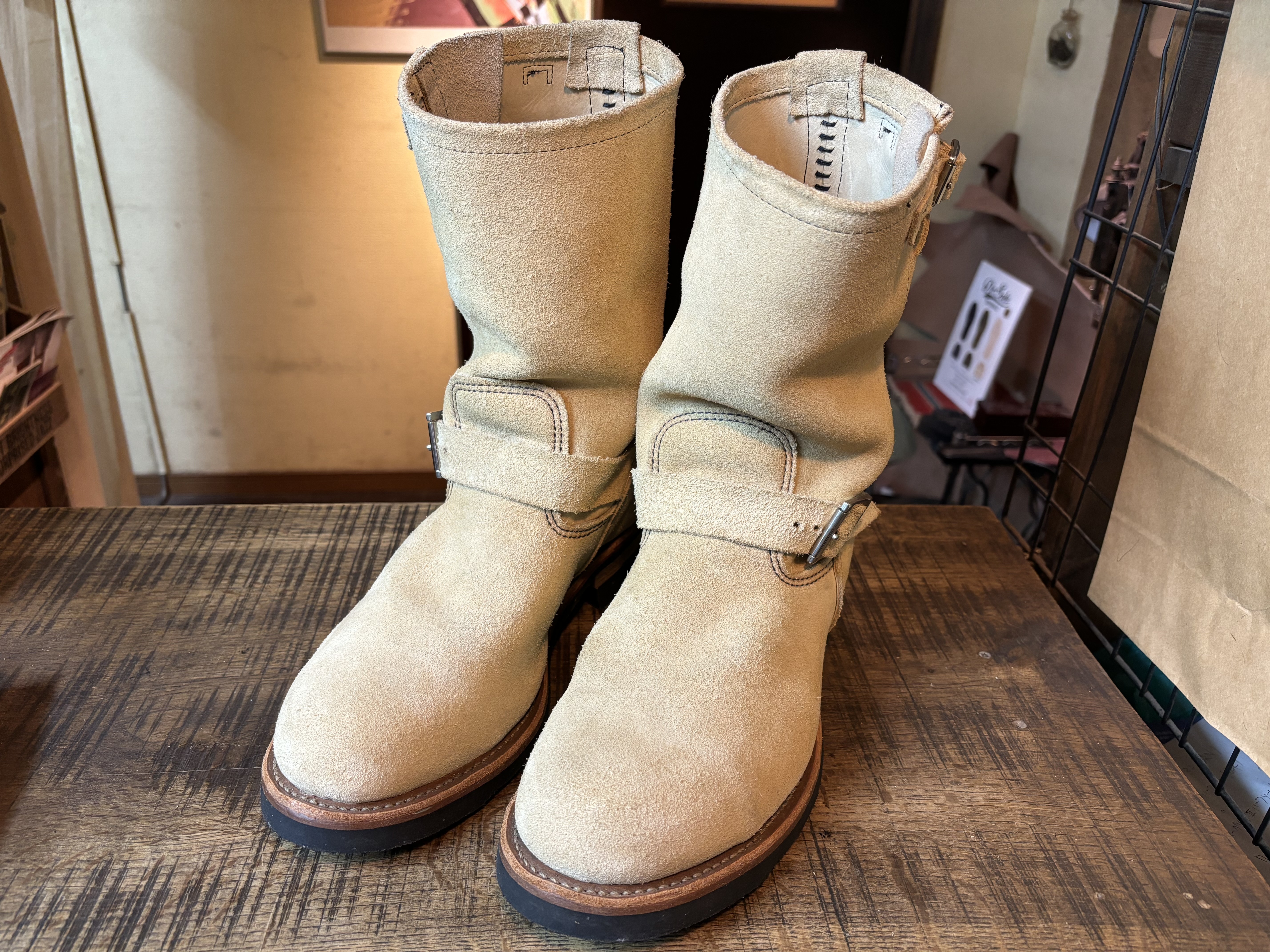 Redwing 8268 スエードエンジニアブーツ シャフト詰め: ソールリペア