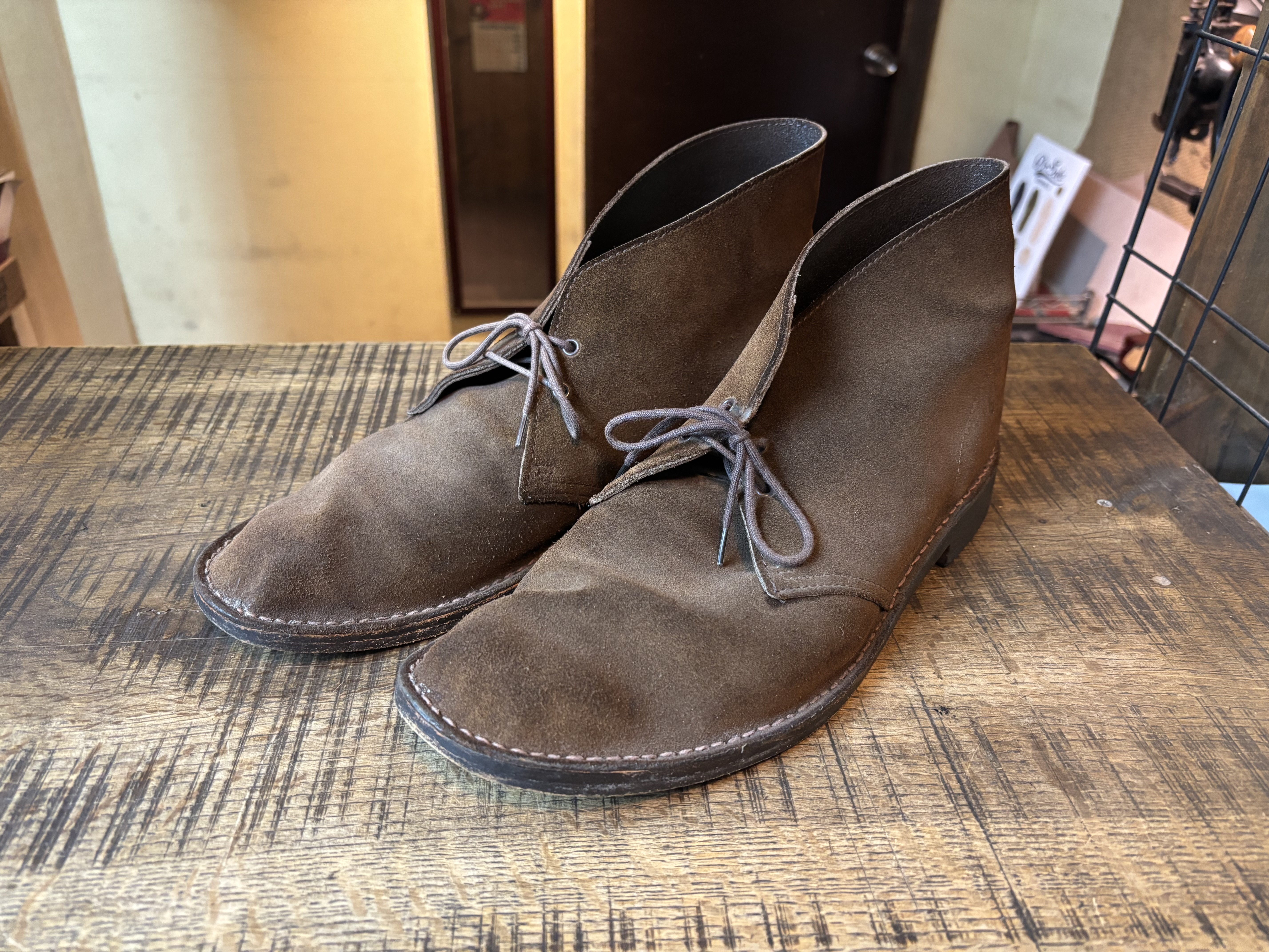 クラークス デザートブーツ ダークグレー 楽天市場】クラークス デザートブーツ ダークグレースエード