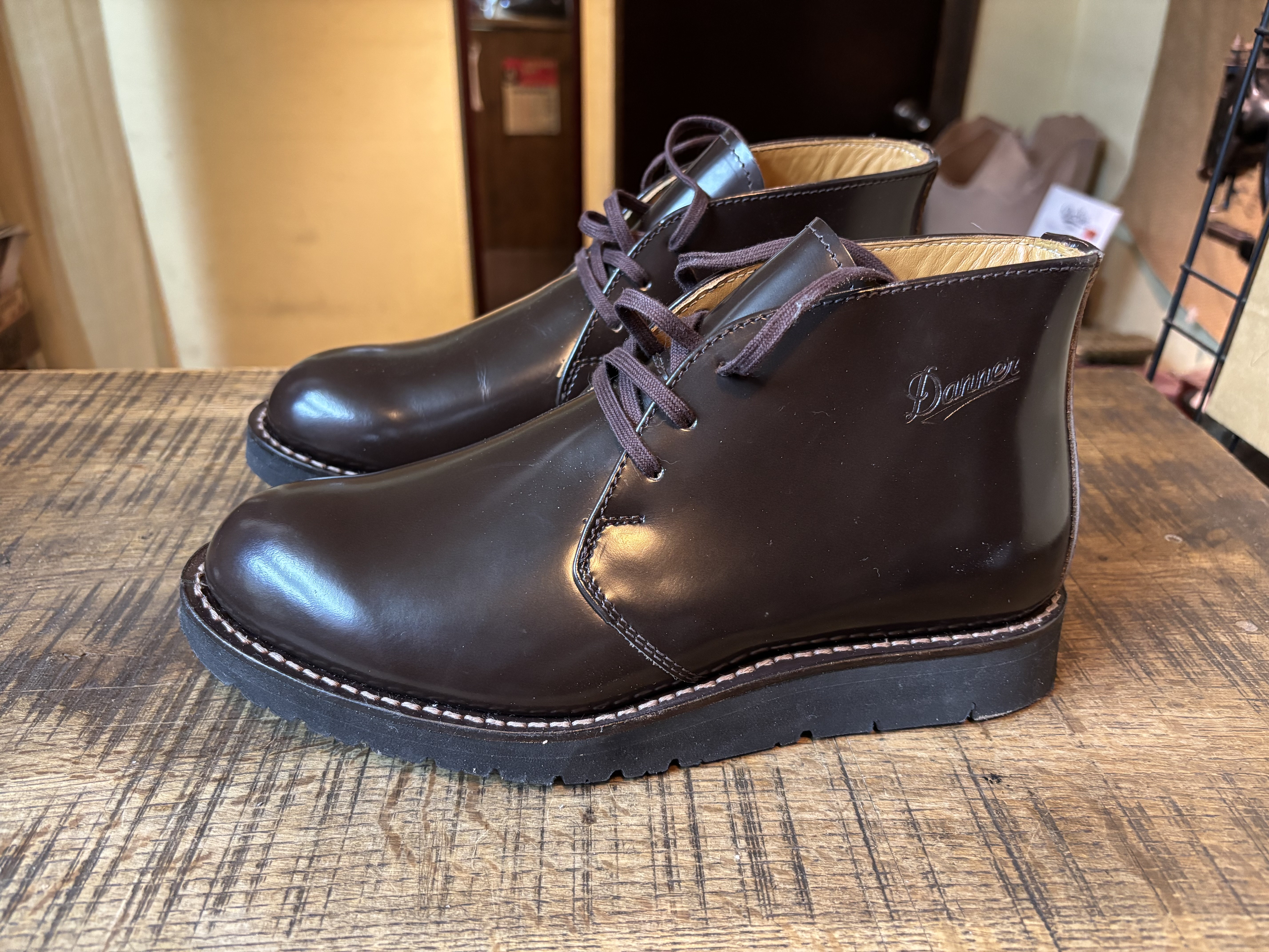 Danner (ダナー) ポストマンブーツ vibram#700コルクソール交換