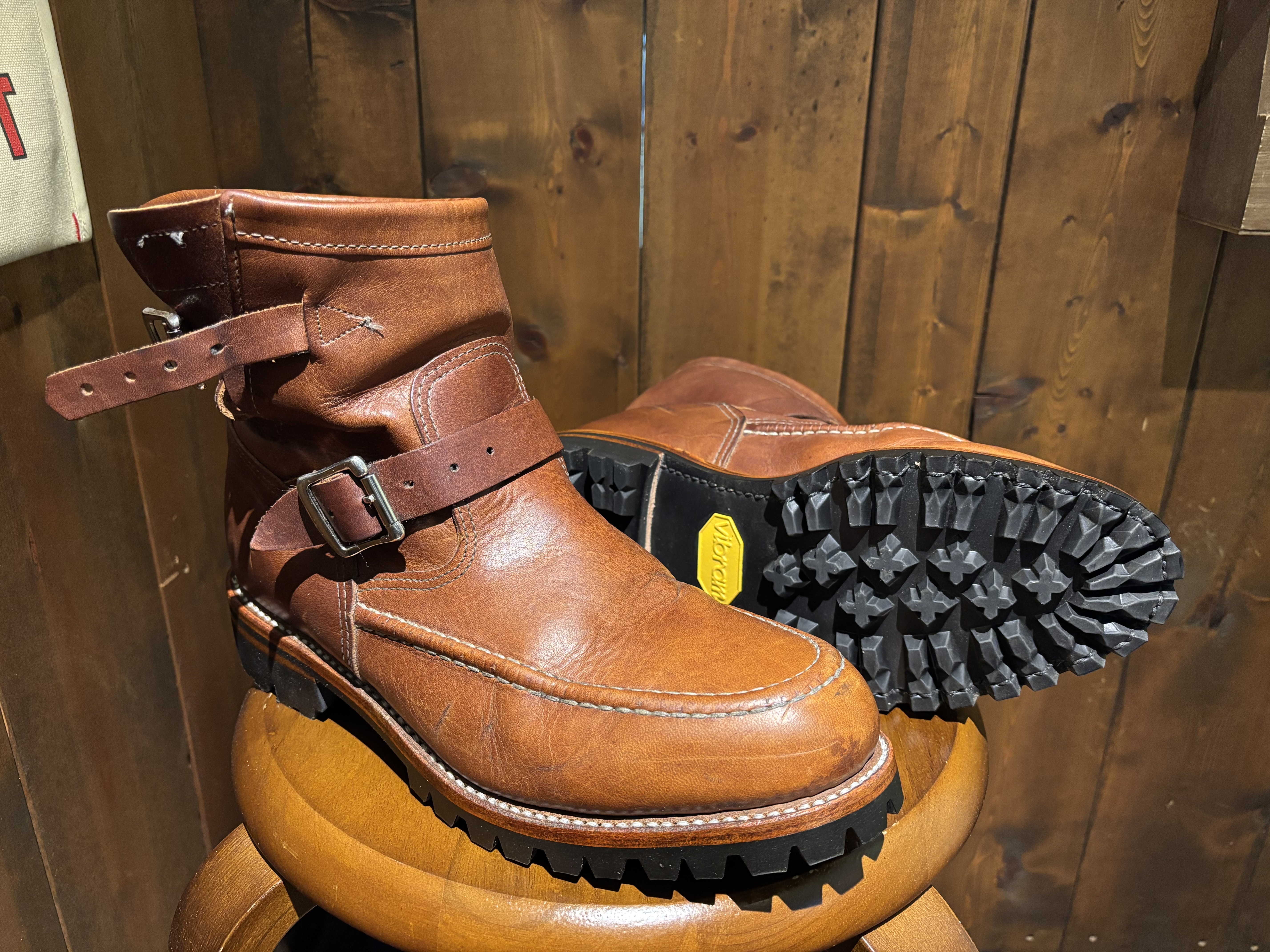 Chippewa(チペワ) ハイランダー vibram#100ソール交換: ソールリペア