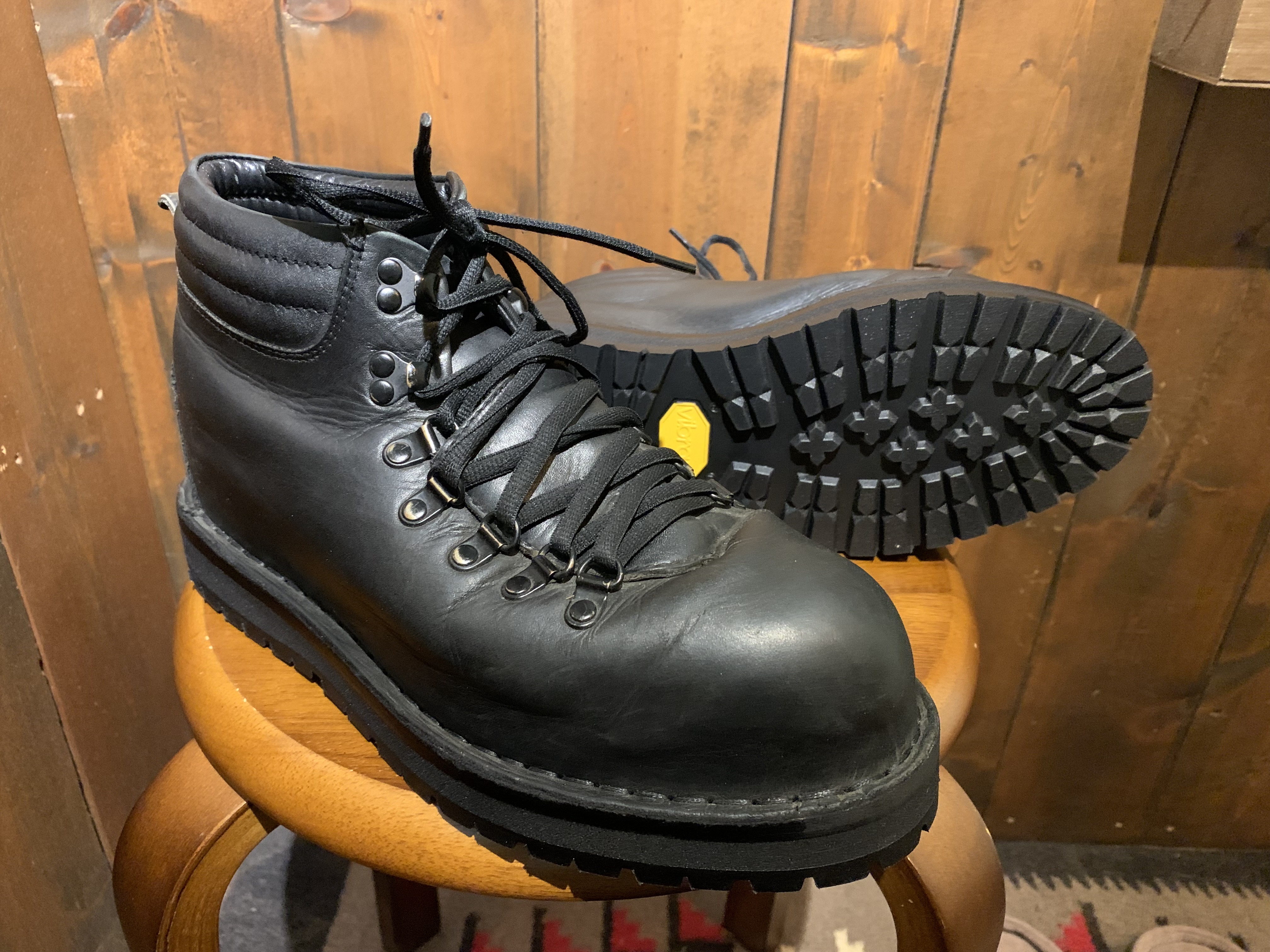 ミハラヤスヒロ トレッキングブーツ vibram#1220ソール交換: ソール