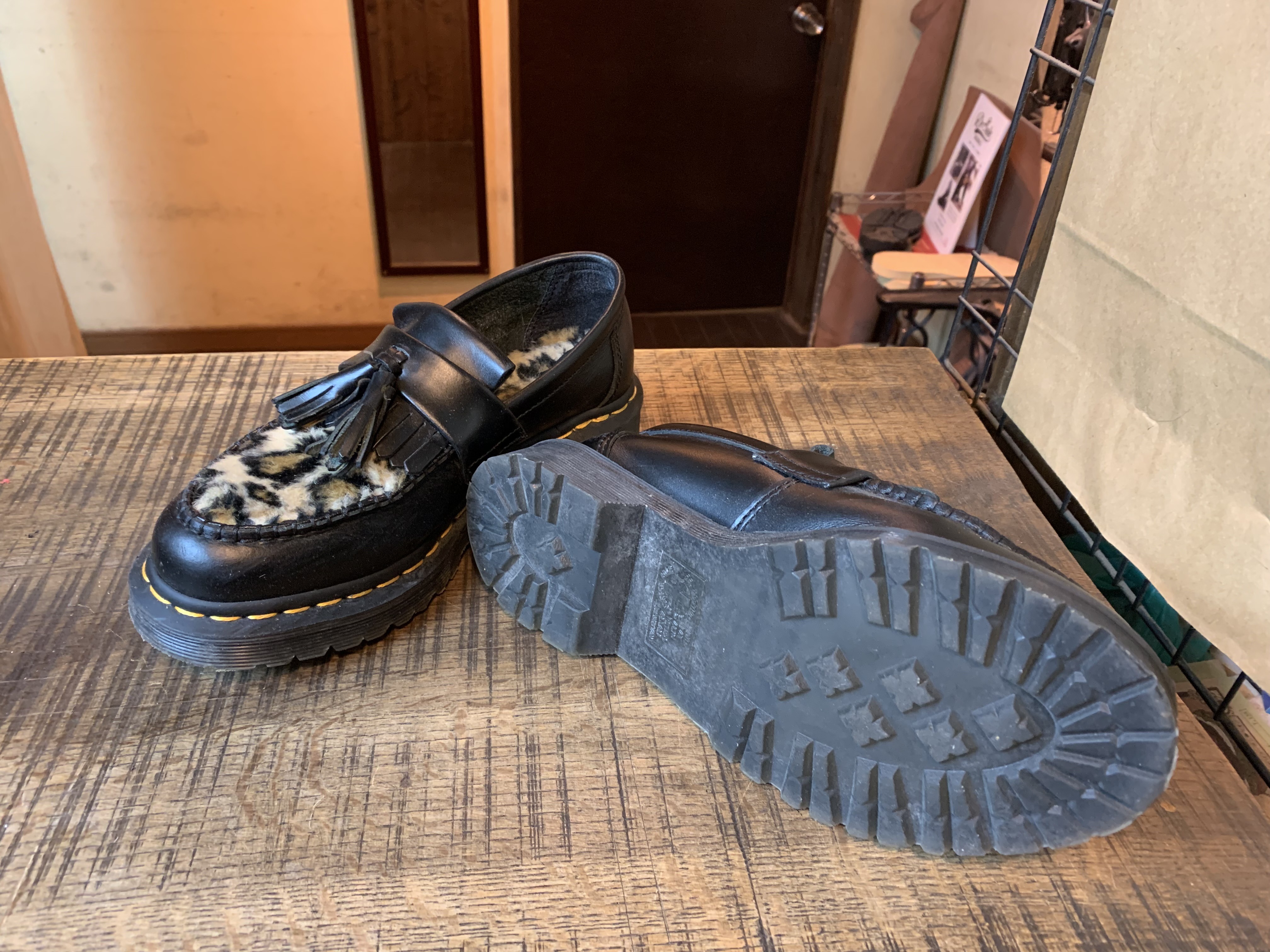 Dr.Martens (ドクターマーチン) ローファー、3ホール シャークソールカスタム: ソールリペア＆カスタム RED CLOUD