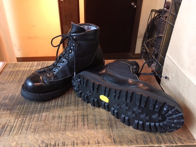 Danner ダナーライト(ブラック) Vibram#148ソール交換: ソールリペア