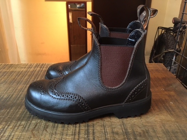 Blundstone(ブランドストーン) サイドゴアブーツ vibram#8303 ソール交換 修理: ソールリペア＆カスタム RED CLOUD